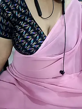 Snapshot of Yours_Radika chatting on 01-08-25, 05:48 Yours Radika online show from 01-08-25, 05:48