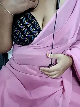 Snapshot of Yours_Radika chatting on 02-07-25, 03:52 Yours Radika online show from 02-07-25, 03:52