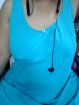 Snapshot of Yours_Radika chatting on 02-12-25, 02:24 Yours Radika online show from 02-12-25, 02:24