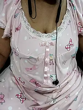 Snapshot of Yours_Radika chatting on 02-19-25, 08:22 Yours Radika online show from 02-19-25, 08:22