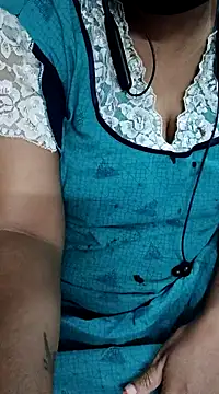 Snapshot of Yours_Radika chatting on 02-19-25, 11:38 Yours Radika online show from 02-19-25, 11:38