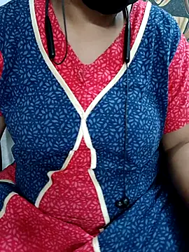 Snapshot of Yours_Radika chatting on 02-21-25, 08:51 Yours Radika online show from 02-21-25, 08:51