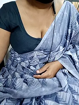 Snapshot of Yours_Radika chatting on 03-03-25, 05:18 Yours Radika online show from 03-03-25, 05:18