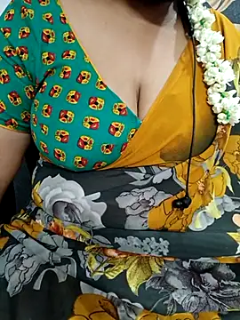 Snapshot of Yours_Radika chatting on 03-14-25, 04:09 Yours Radika online show from 03-14-25, 04:09