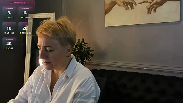 Snapshot of Nika_Smit chatting on 11-23-25, 05:51 Nika Smit online show from 11-23-25, 05:51