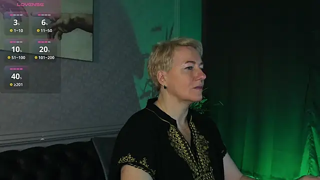 Snapshot of Nika_Smit chatting on 11-30-25, 04:49 Nika Smit online show from 11-30-25, 04:49