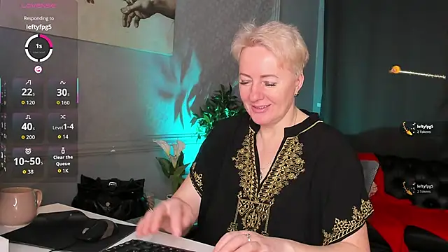 Snapshot of Nika_Smit chatting on 02-08-26, 05:44 Nika Smit online show from 02-08-26, 05:44