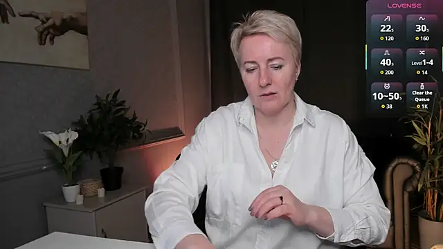 Snapshot of Nika_Smit chatting on 04-24-26, 09:01 Nika Smit online show from 04-24-26, 09:01