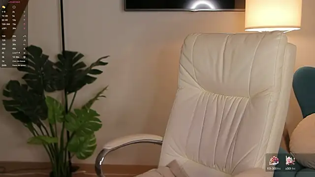 Snapshot of Hailey_Green chatting on 01-27-25, 07:13 Hailey Green online show from 01-27-25, 07:13