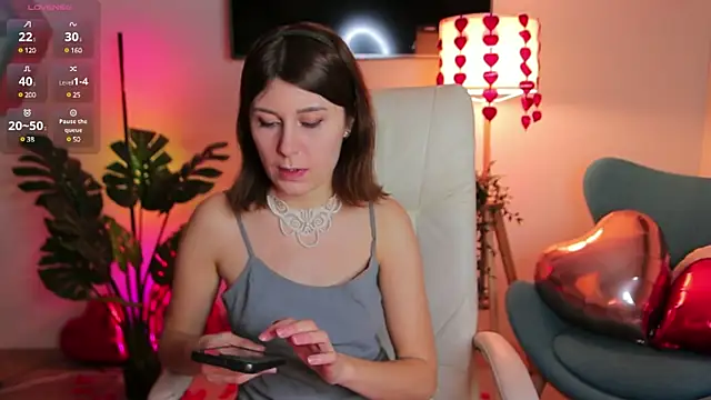 Snapshot of Hailey_Green chatting on 02-13-25, 10:33 Hailey Green online show from 02-13-25, 10:33