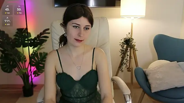 Snapshot of Hailey_Green chatting on 03-08-25, 04:45 Hailey Green online show from 03-08-25, 04:45