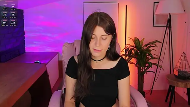 Snapshot of Hailey_Green chatting on 09-17-25, 08:32 Hailey Green online show from 09-17-25, 08:32