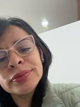 Snapshot of NATHALIA-28_ chatting on 07-28-26, 02:13 NATHALIA-28 online show from 07-28-26, 02:13