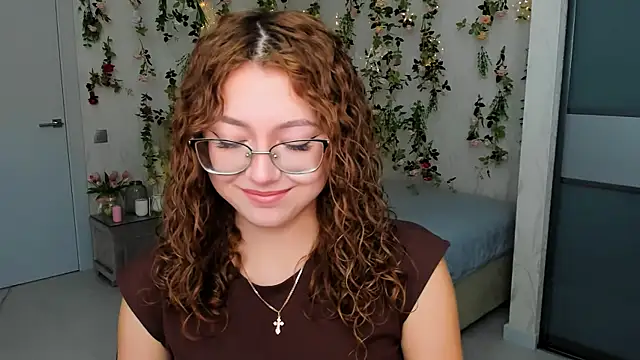 SereneFlame online show from 09-19-25, 04:18