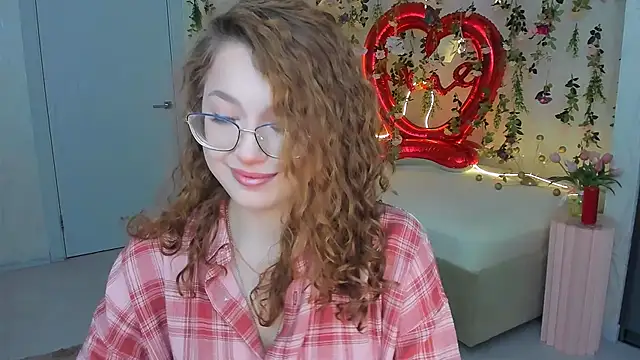 Snapshot of SereneFlame chatting on 02-15-26, 06:04 SereneFlame online show from 02-15-26, 06:04