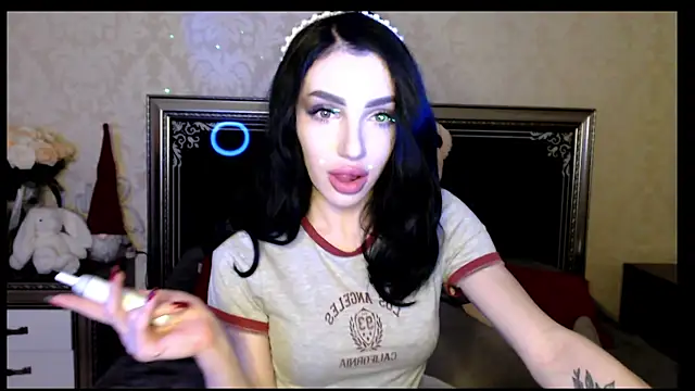 NancyLovee  online show from 01-11-25, 06:54