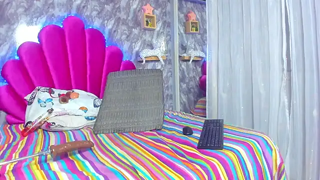 EMMAPARISS online show from 01-16-25, 06:27