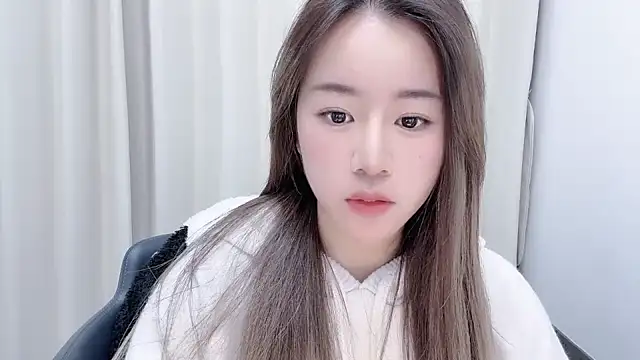 Snapshot of chloe-01 chatting on 12-24-24, 12:22 chloe-01 online show from 12-24-24, 12:22