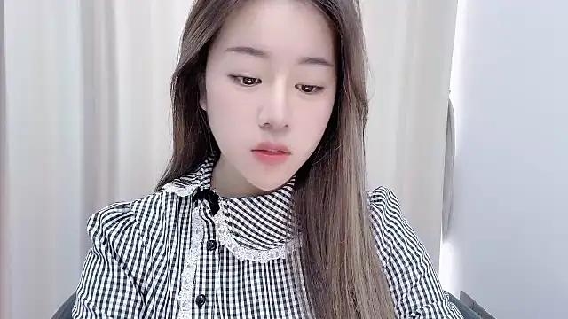 Snapshot of chloe-01 chatting on 01-12-25, 03:17 chloe-01 online show from 01-12-25, 03:17