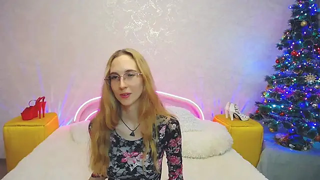 KlaryBrait online show from 12-18-24, 06:03