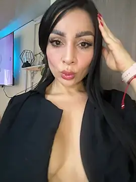 Snapshot of MOMALANA chatting on 03-22-26, 04:32 MOMALANA online show from 03-22-26, 04:32