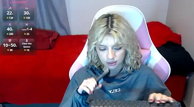 HiScarlett online show from 03-23-25, 05:43