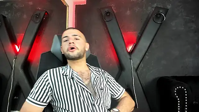 MaximusDick1  online show from 09-26-25, 03:54