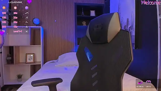 MaximusDick1  online show from 03-21-26, 12:43