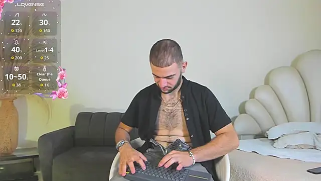 MaximusDick1  online show from 06-19-26, 12:09