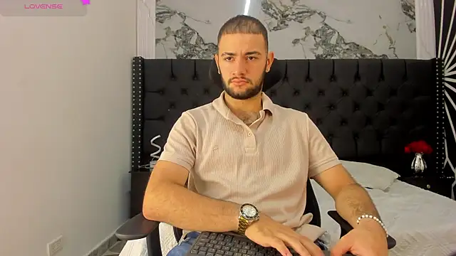 MaximusDick1  online show from 06-21-26, 12:08