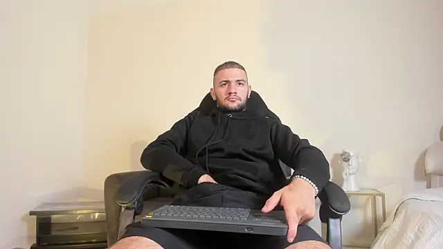 Snapshot of MaximusDick1_ chatting on 06-30-26, 12:06 MaximusDick1 online show from 06-30-26, 12:06