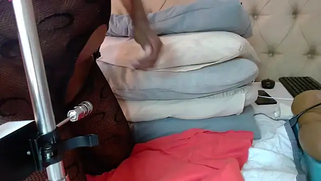 QUEENSHEBAxx01 online show from 05-12-26, 06:32