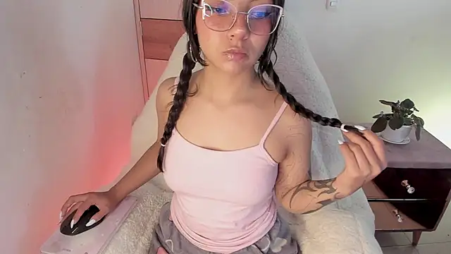 Snapshot of sofi_soft_ chatting on 07-27-26, 06:04 sofi soft online show from 07-27-26, 06:04