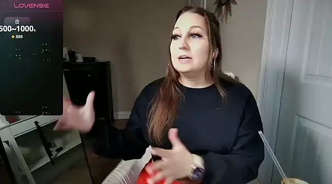 Snapshot of Brooklyn_Bee chatting on 12-31-24, 02:29 Brooklyn Bee online show from 12-31-24, 02:29