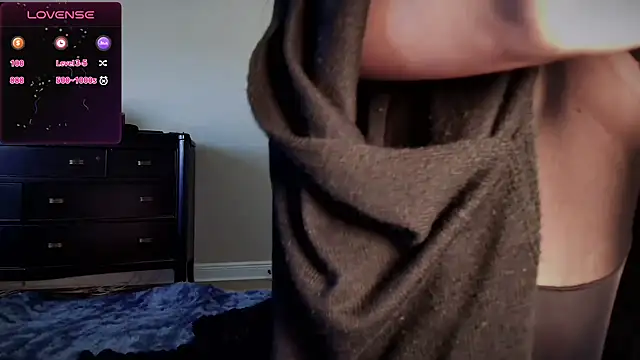 Snapshot of Brooklyn_Bee chatting on 01-25-25, 08:10 Brooklyn Bee online show from 01-25-25, 08:10