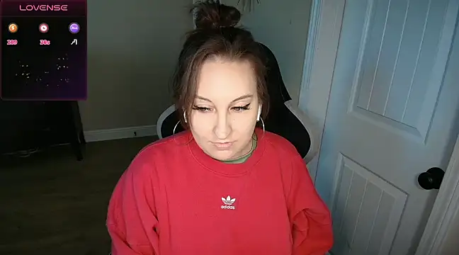 Snapshot of Brooklyn_Bee chatting on 03-20-25, 09:24 Brooklyn Bee online show from 03-20-25, 09:24