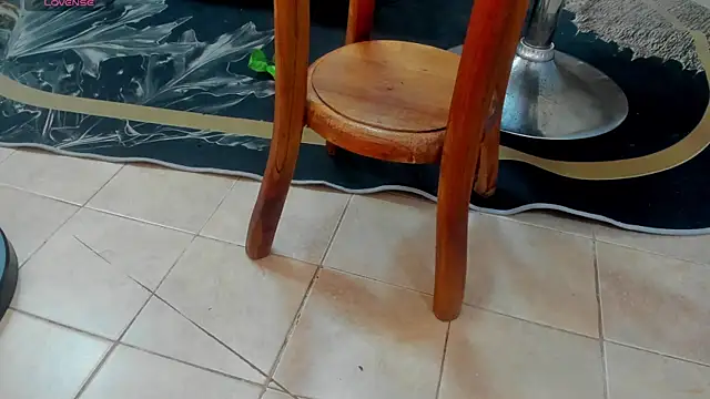 adhara hotter online show from 12-22-25, 09:01