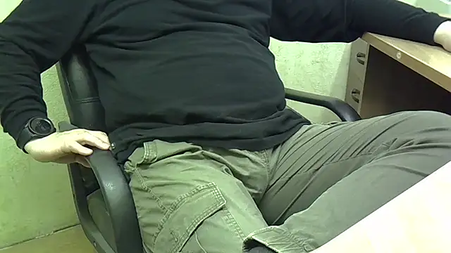 Snapshot of nikdov3 chatting on 02-19-26, 04:41 nikdov3 online show from 02-19-26, 04:41