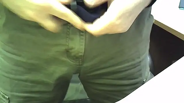 Snapshot of nikdov3 chatting on 03-06-26, 04:42 nikdov3 online show from 03-06-26, 04:42