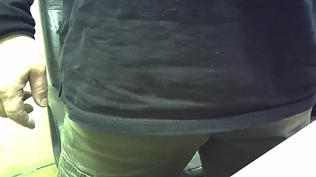 Snapshot of nikdov3 chatting on 03-17-26, 04:50 nikdov3 online show from 03-17-26, 04:50