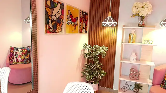 Dalila Sky online show from 10-18-25, 06:08