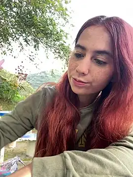 Snapshot of HannaSmiith chatting on 01-28-25, 01:27 HannaSmiith online show from 01-28-25, 01:27