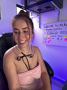 Snapshot of HannaSmiith chatting on 03-16-25, 07:38 HannaSmiith online show from 03-16-25, 07:38
