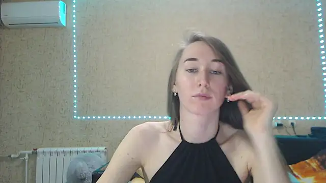 Snapshot of --Model--2 chatting on 01-08-25, 04:33 --Model--2 online show from 01-08-25, 04:33