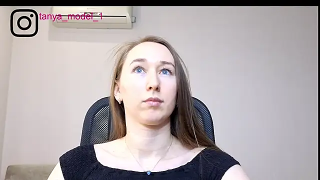 Snapshot of --Model--2 chatting on 11-15-25, 06:37 --Model--2 online show from 11-15-25, 06:37