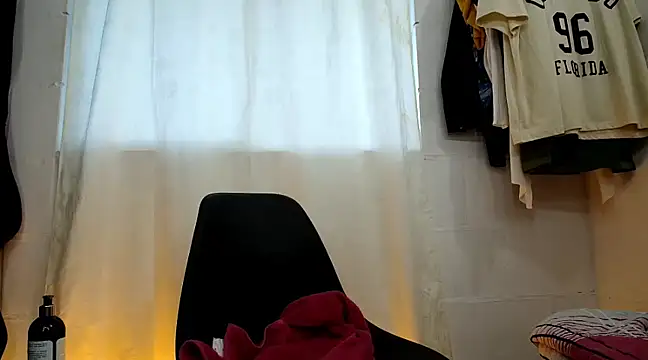 Snapshot of Bodyxx23 chatting on 01-16-25, 10:55 Bodyxx23 online show from 01-16-25, 10:55
