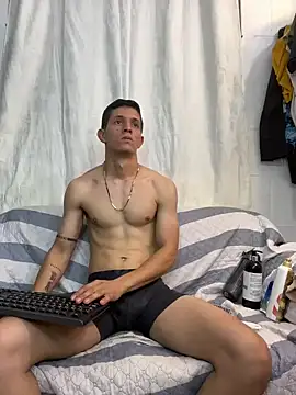 Snapshot of Bodyxx23 chatting on 01-20-25, 02:01 Bodyxx23 online show from 01-20-25, 02:01