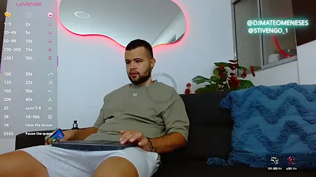 Snapshot of MattMeness chatting on 10-09-25, 08:56 MattMeness online show from 10-09-25, 08:56