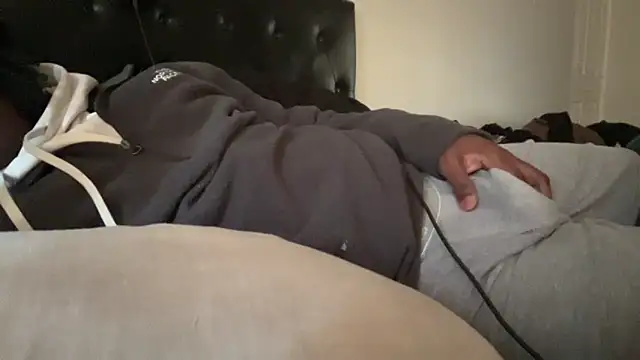 Snapshot of tokenkingtn chatting on 11-15-25, 06:37 tokenkingtn online show from 11-15-25, 06:37