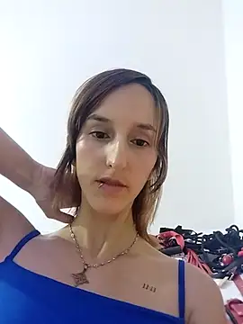 Snapshot of Ambar_Roux_ chatting on 11-12-25, 02:01 Ambar Roux online show from 11-12-25, 02:01